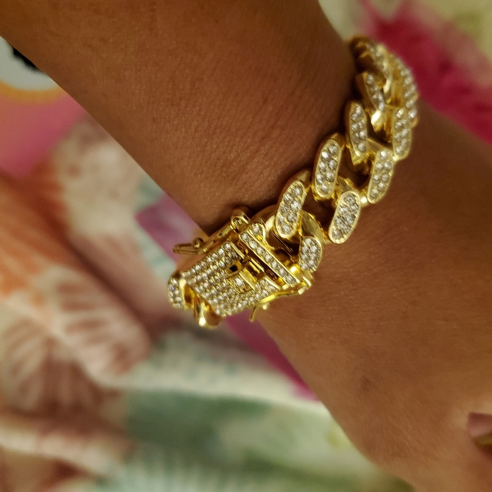 **SOLD** NWOT Rhinestone Cuban Link Bracelet - Picture 4 of 6
